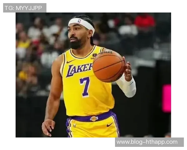 华盛顿谈弗拉格的三分球表现鼓励其展现更多侵略性与自信心